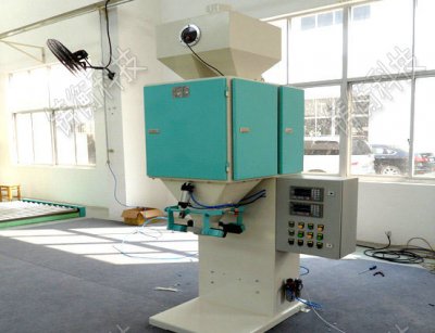 <b>����С�Ͱ��ԄӰ��b�C</b>